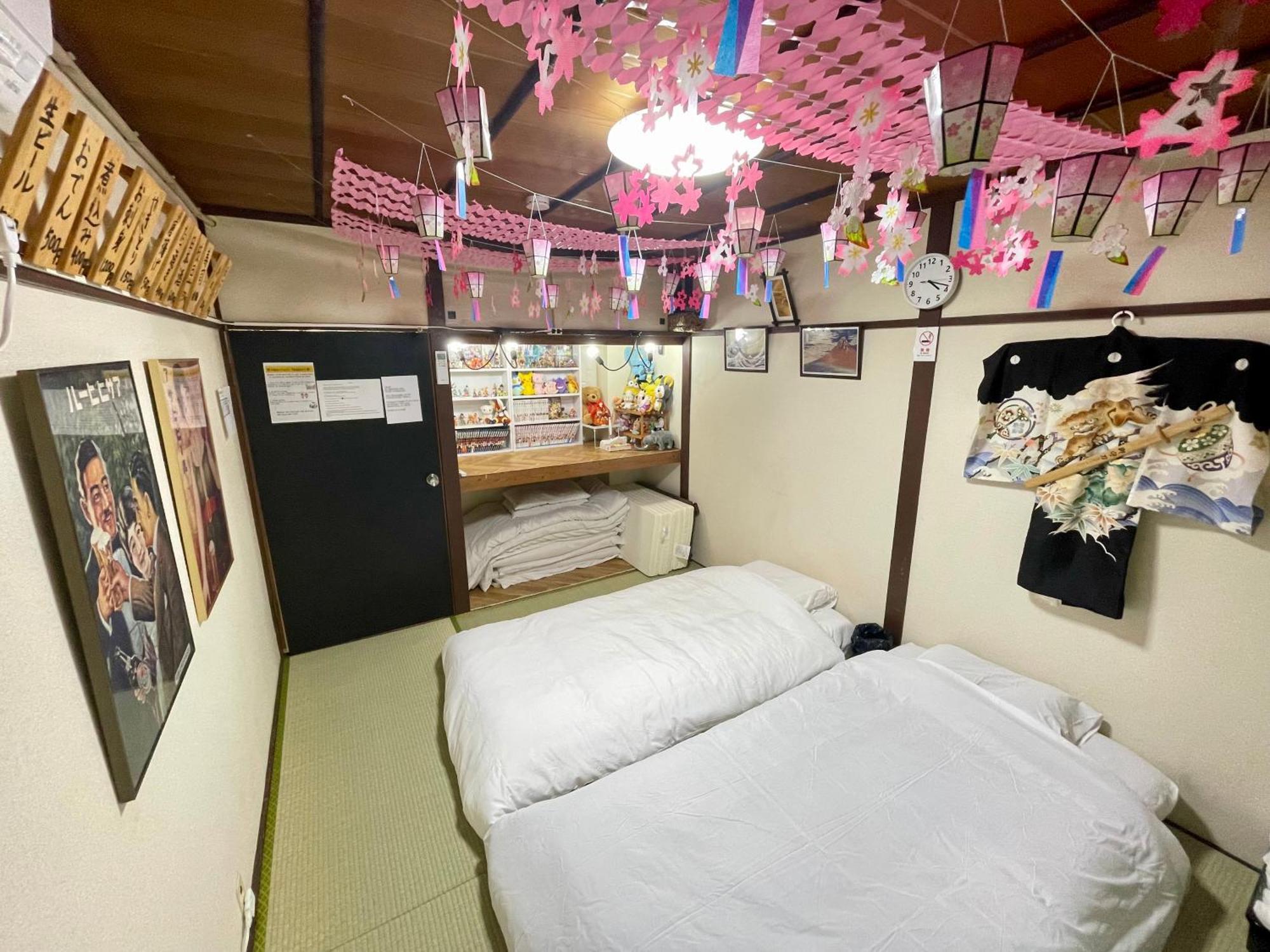 Cool Syowa Retro Style Manga&Anime Apt Sinjuku Kabukicho Tokyo Exterior photo