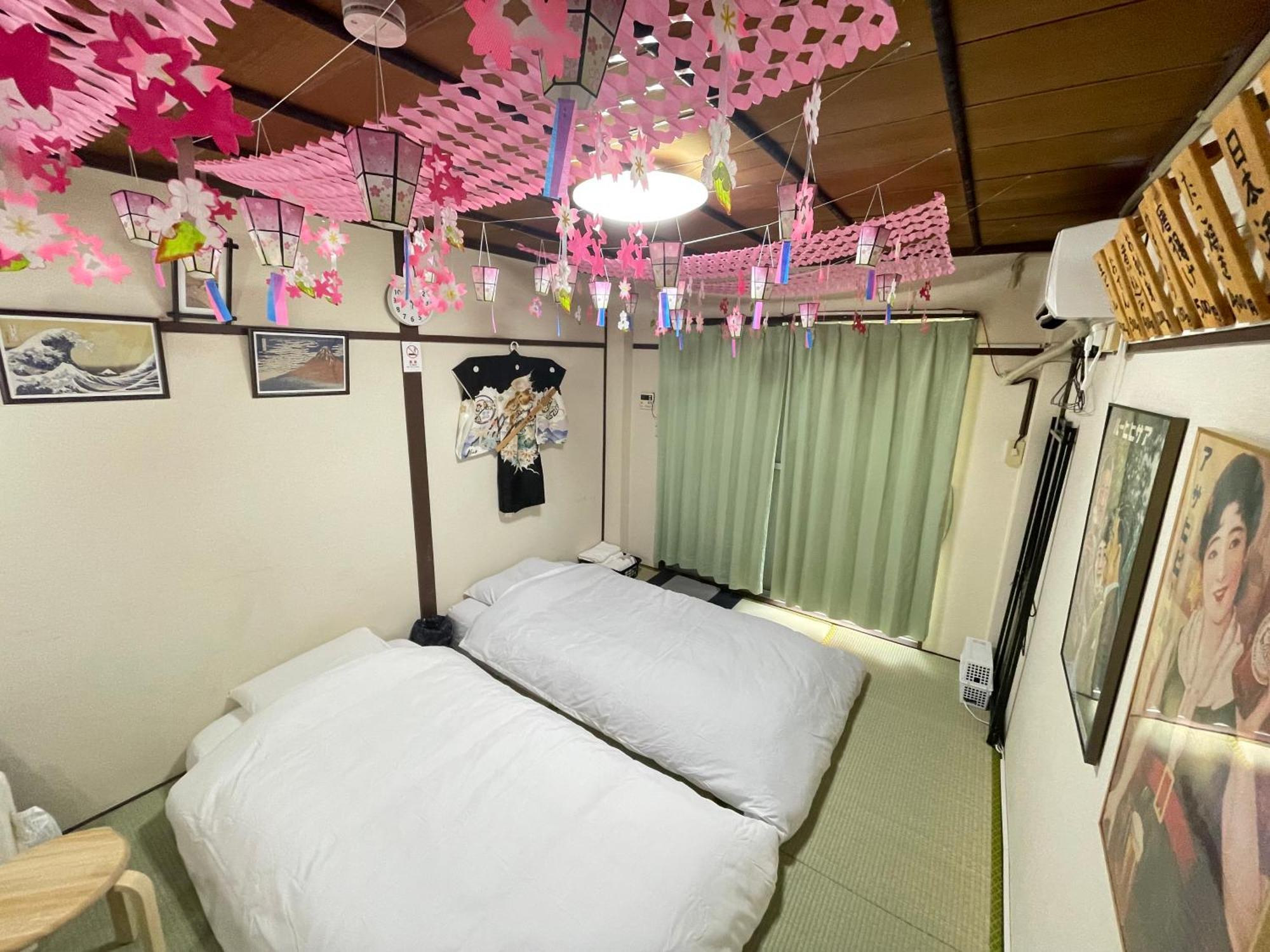 Cool Syowa Retro Style Manga&Anime Apt Sinjuku Kabukicho Tokyo Exterior photo